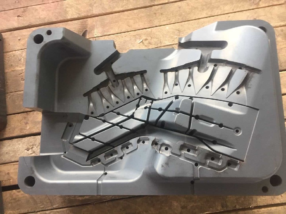 日本沖壓模具材料